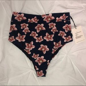 Acacia Solento Bottoms